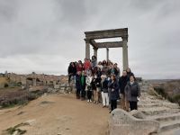 GRUPO CUATRO POSTES